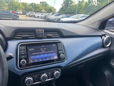 Used 2025 Nissan Versa SV FWD image 34