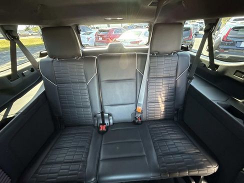 Certified 2024 Cadillac Escalade ESV Sport Platinum w/ LPO, ONYX Package image 18