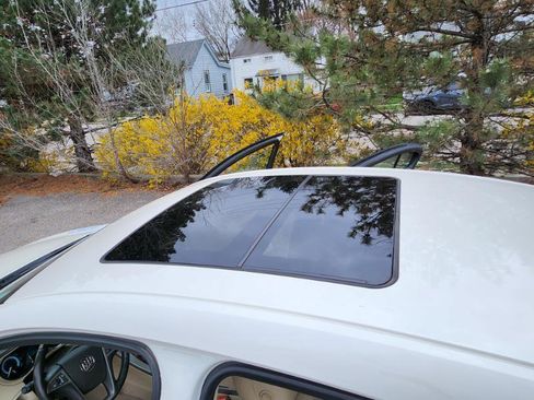 Used 2013 Buick LaCrosse Premium image 19