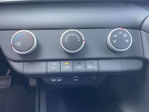 Certified 2025 Hyundai Elantra SE w/ Cargo Package FWD image 29