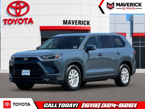 Used 2025 Toyota Grand Highlander AWD image 1