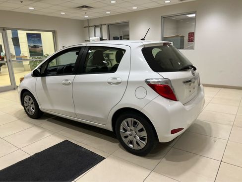 Used 2012 Toyota Yaris L FWD image 5