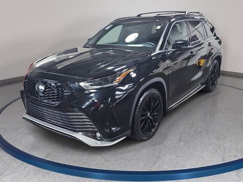 Used 2023 Toyota Highlander XSE FWD image 1