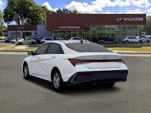 New 2026 Hyundai Elantra SE FWD image 5