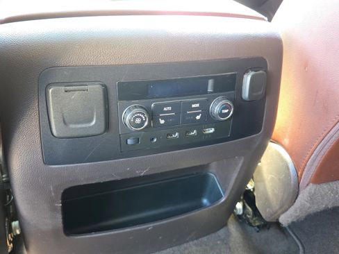 Used 2018 Chevrolet Suburban Premier image 13