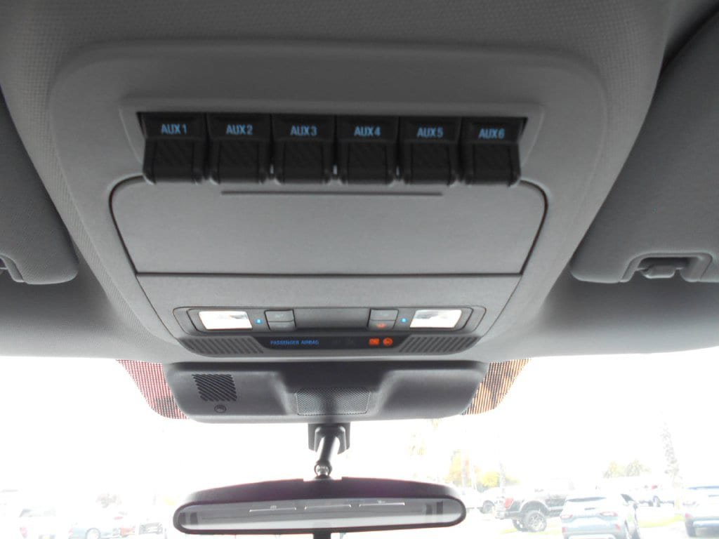 Used 2024 Ford F550 2WD Regular Cab Super Duty image 11
