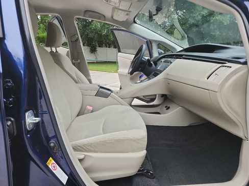 Used 2012 Toyota Prius Two FWD image 28