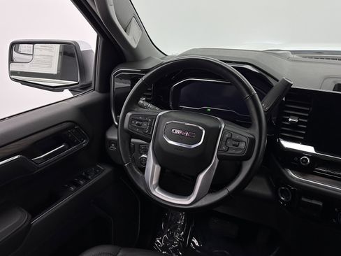 Used 2025 GMC Sierra 1500 SLT RWD image 27