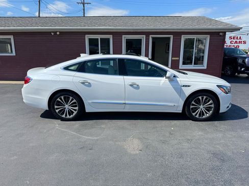 Used 2017 Buick LaCrosse Essence w/ Sun and Shade Package FWD image 4