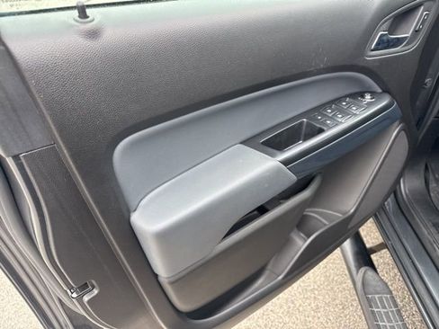 Used 2016 Chevrolet Colorado Z71 image 12