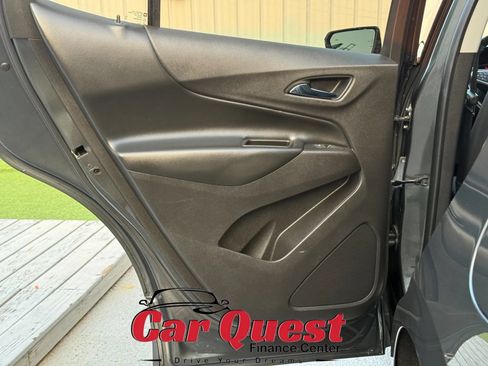Used 2019 Chevrolet Equinox LT w/ Driver Convenience Package FWD image 13