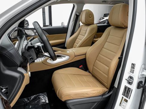 Used 2024 Mercedes-Benz GLS 580 4MATIC image 30