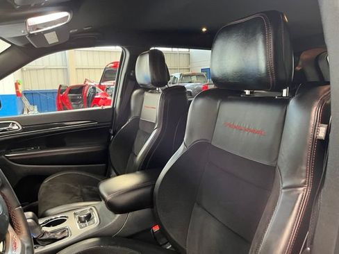 Used 2018 Jeep Grand Cherokee Trailhawk AWD/4WD image 23