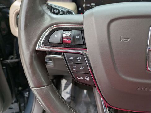 Used 2022 Lincoln Nautilus Reserve w/ Equipment Group 201A image 19