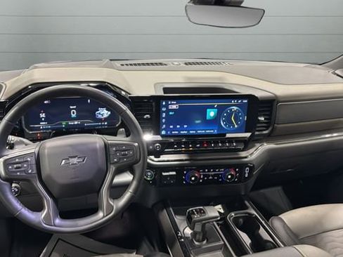 Used 2024 Chevrolet Silverado 1500 ZR2 w/ Technology Package image 9