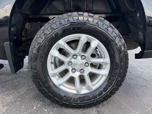 Used 2022 Chevrolet Silverado 1500 LT AWD/4WD image 20