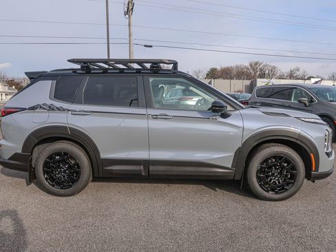 New 2026 Mitsubishi Outlander AWD image 9