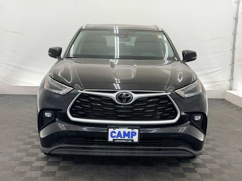 Used 2024 Toyota Highlander XLE image 9