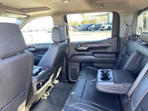 Used 2023 GMC Sierra 1500 SLT w/ SLT Premium Package image 16