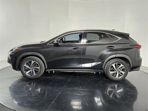 Used 2018 Lexus NX 300 FWD image 3