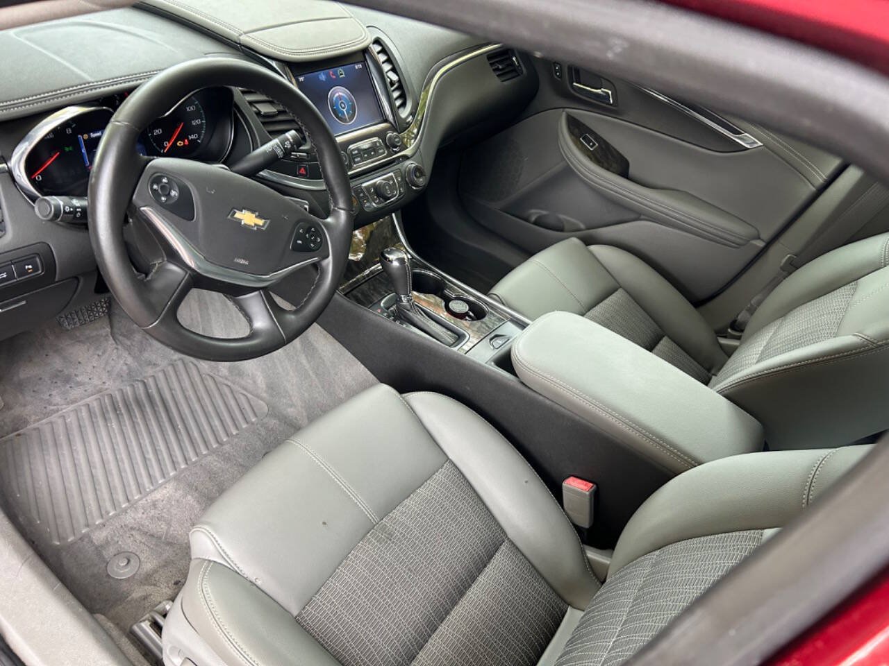 Used 2014 Chevrolet Impala LT w/ Convenience Package FWD image 13