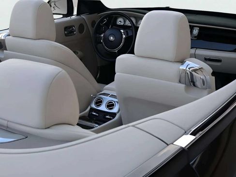 Used 2018 Rolls-Royce Dawn RWD image 6