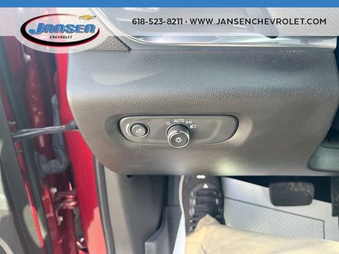 Used 2023 Chevrolet Traverse Premier image 17