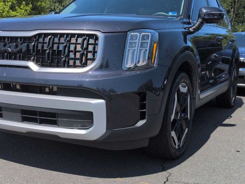 Used 2025 Kia Telluride EX w/ EX Captain's Chair Package AWD/4WD image 11