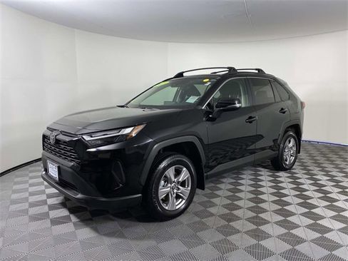 Used 2025 Toyota RAV4 XLE w/ Convenience Package image 4