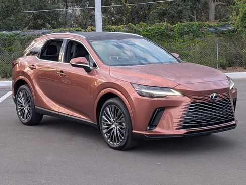 Used 2024 Lexus RX 350 w/ Luxury Package image 3