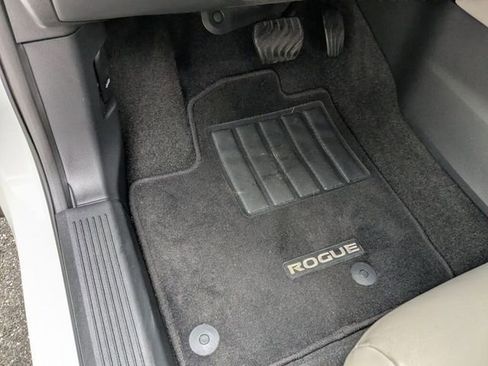 Used 2023 Nissan Rogue SL w/ SL Premium Package FWD image 29
