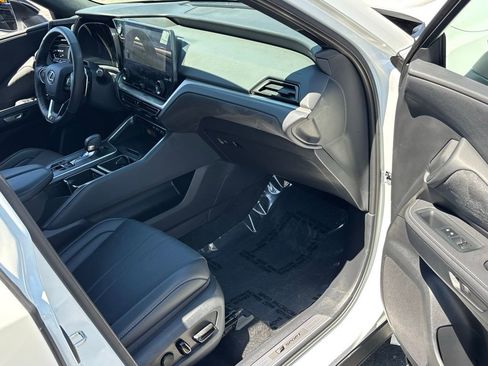 Used 2026 Lexus TX 500h AWD w/ Technology Package image 33