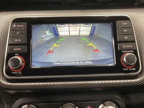 Used 2020 Nissan Kicks S image 17