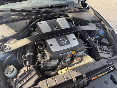 Used 2020 Nissan 370Z Touring Sport image 19