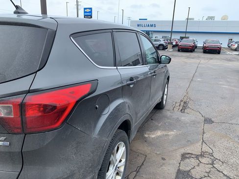 Used 2019 Ford Escape SE image 7