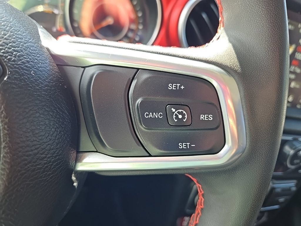Used 2023 Jeep Gladiator Rubicon w/ Cold Weather Group AWD/4WD image 18