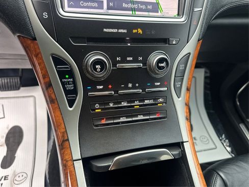 Used 2019 Lincoln Nautilus Select w/ Cargo Utility Package image 32