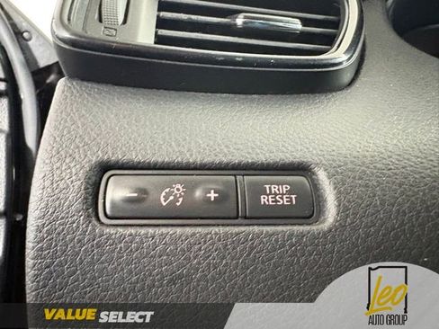 Used 2020 Nissan Rogue SV AWD/4WD image 22