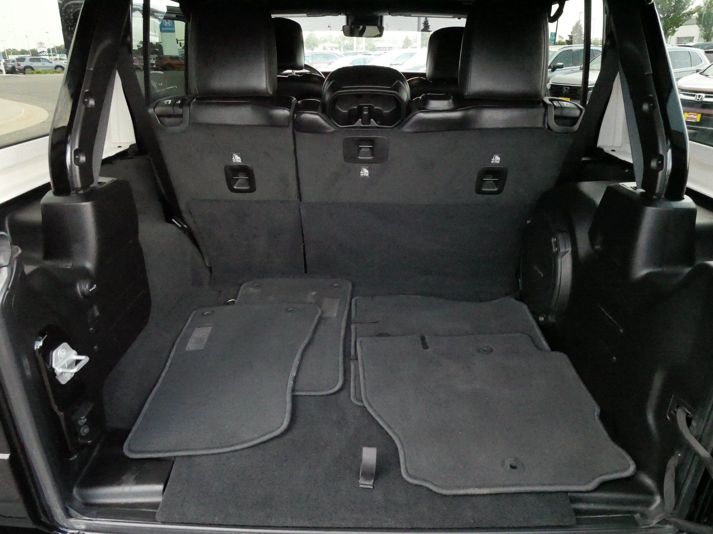 Used 2019 Jeep Wrangler Unlimited Rubicon AWD/4WD image 18