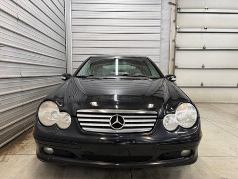 Used 2002 Mercedes-Benz C 230 Coupe image 2