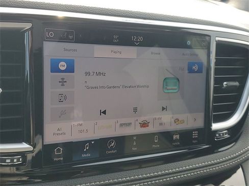 New 2026 Chrysler Pacifica Limited w/ Trailer Tow Group image 26