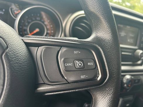 Used 2018 Jeep Wrangler Unlimited Sport AWD/4WD image 23