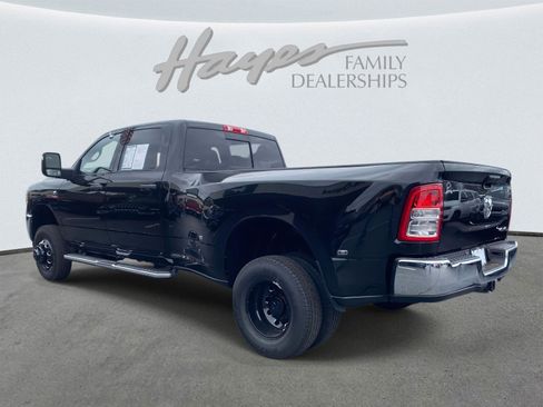 Used 2024 RAM 3500 Tradesman w/ Chrome Appearance Group image 4