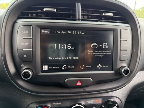 Used 2025 Kia Soul LX w/ LX Technology Package FWD image 10