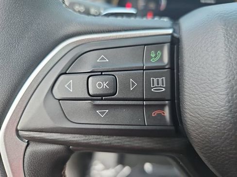 Used 2023 Jeep Grand Cherokee Altitude RWD image 14