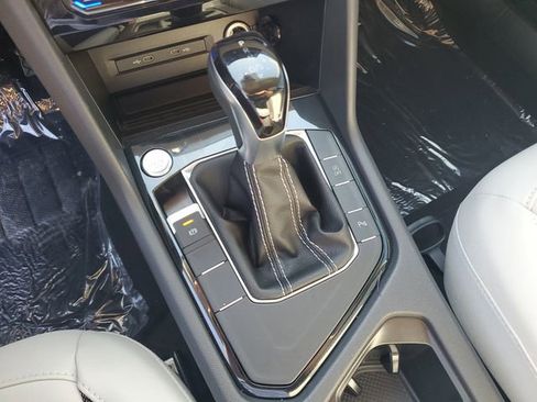 New 2026 Volkswagen Taos SE FWD image 27