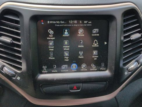 Used 2016 Jeep Cherokee Latitude w/ Cold Weather Group AWD/4WD image 15