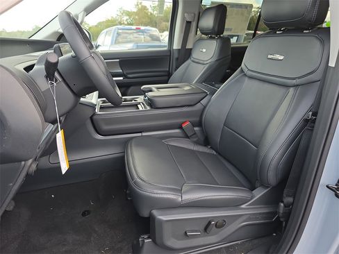 New 2025 Ford Expedition Platinum w/ Driver's Package image 12