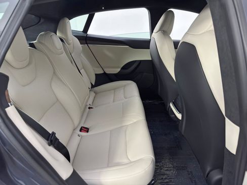 Used 2022 Tesla Model S image 44