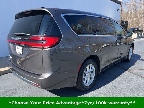 Certified 2023 Chrysler Pacifica Touring-L image 3